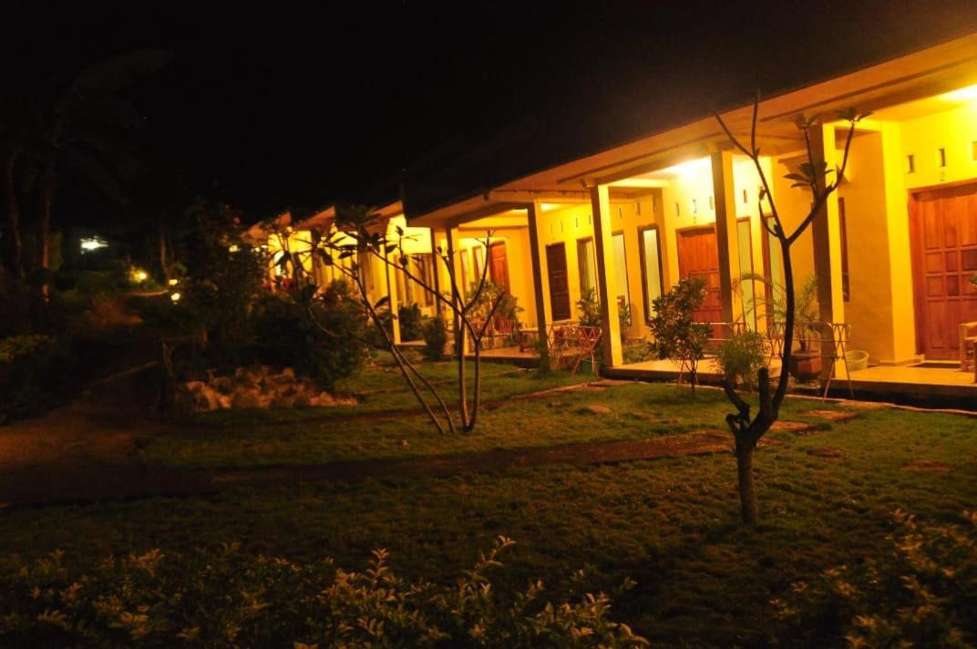 Pondok Guru Bakti Cottage Senaru Eksteriør billede